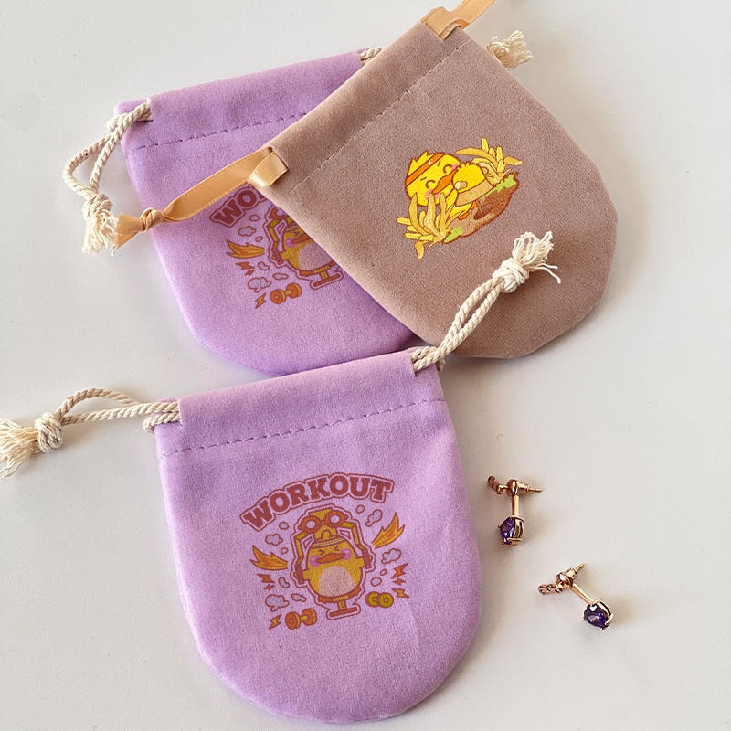 Velvet pouch for jewelry