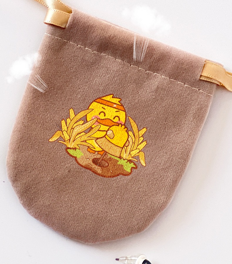Velvet pouch for jewelry